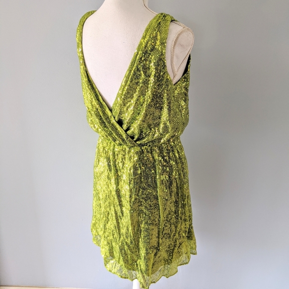 Green sequin V neck dress, 8 - Picture 6 of 8